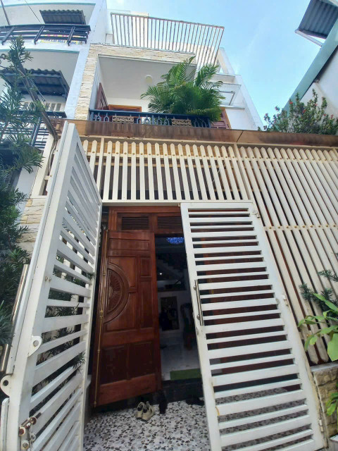 Nhà hẻm đường số 3, Bình Hưng Hòa dt 61m2 2 lầu 3pn 3wc giá 5,5 tỷ