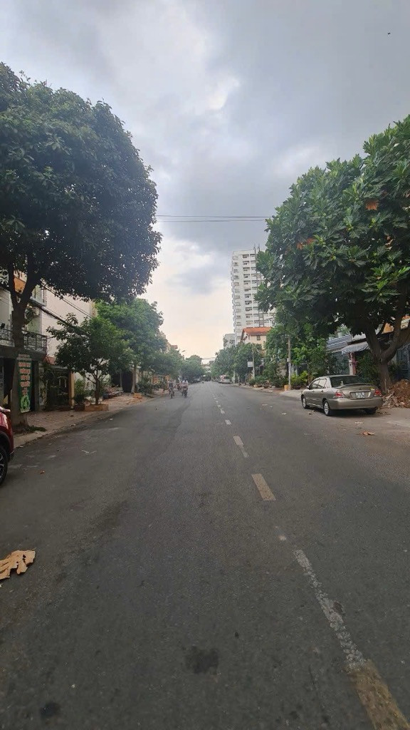 Bán nhà 4 tâng mặt tiền đường 20m khu Tên Lửa - Bình Trị Đông B - 80M2 - 4x20 - ở và kinh doanh đa ngành