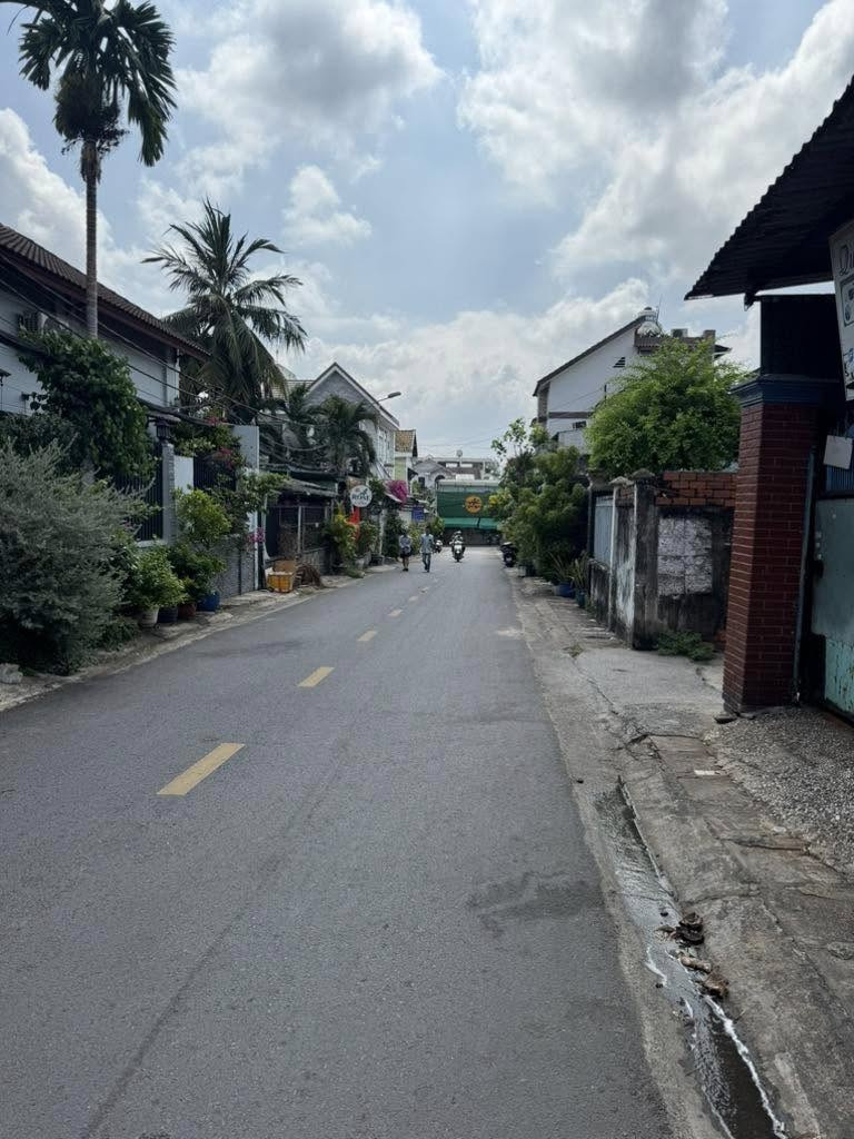 NHÀ 2 TẦNG 3PN - ĐƯỜNG 379 TĂNG NHƠN PHÚ A Q9