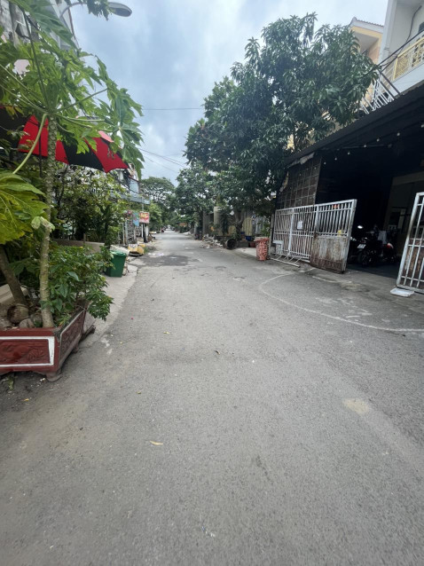 BÁN GẤPNHÀ CĂN GÓC 2 MẶT TIỀN, BÌNH HƯNG, BÌNH CHÁNH.
DT: 61M2 (5 X 12M) 3TẦNG CHỈ 9.5 TỶ