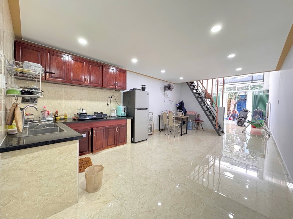BÁN ĐẤT TẶNG NHÀ ĐẸP, HẺM 6M GÒ XOÀI GIÁ NHỈNH 2 TỶ