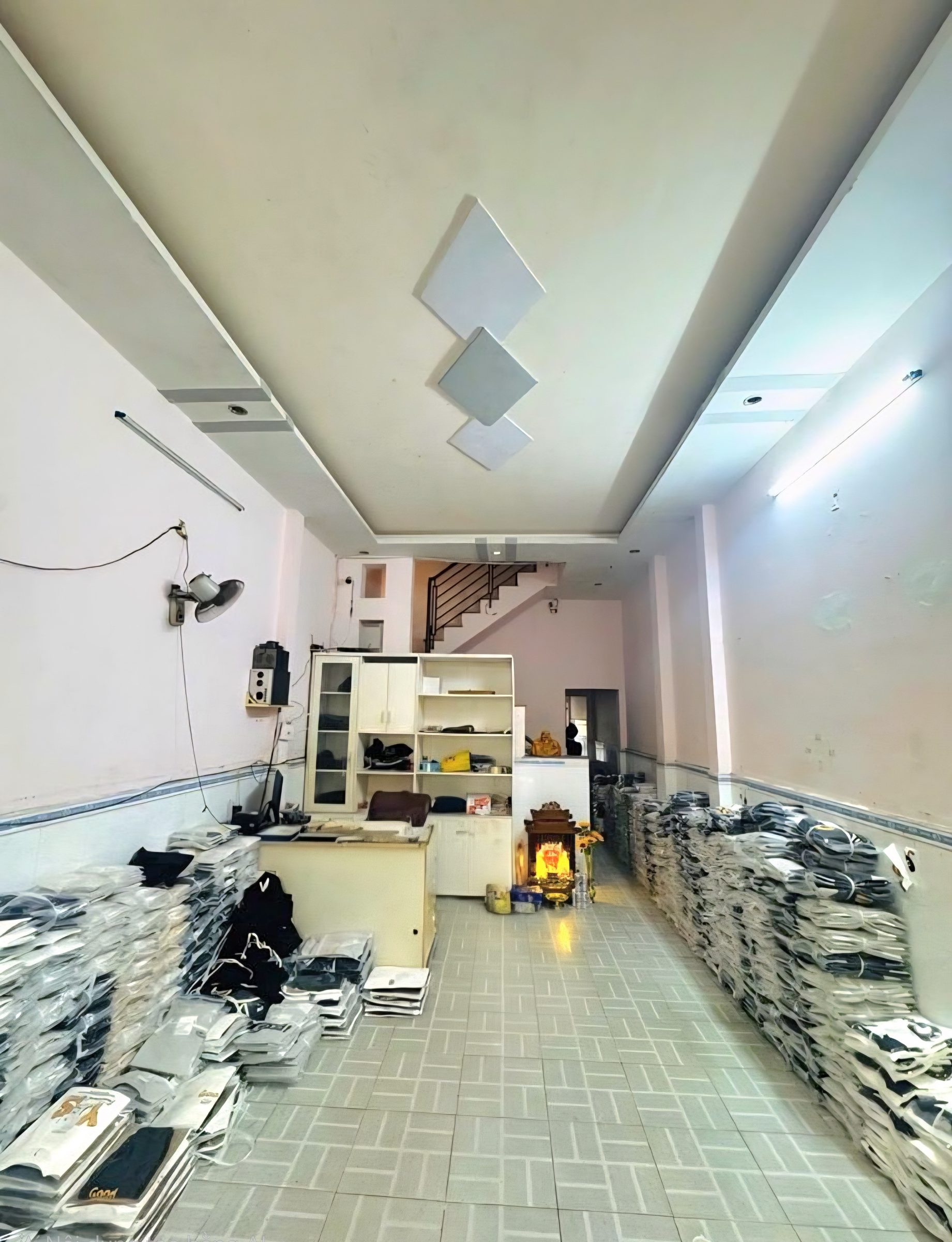 BÁN NHÀ ĐẸP SÁT TÂ.N KỲ TÂN QUÝ - ĐƯỜNG XE TẢI - ( 4X18M )