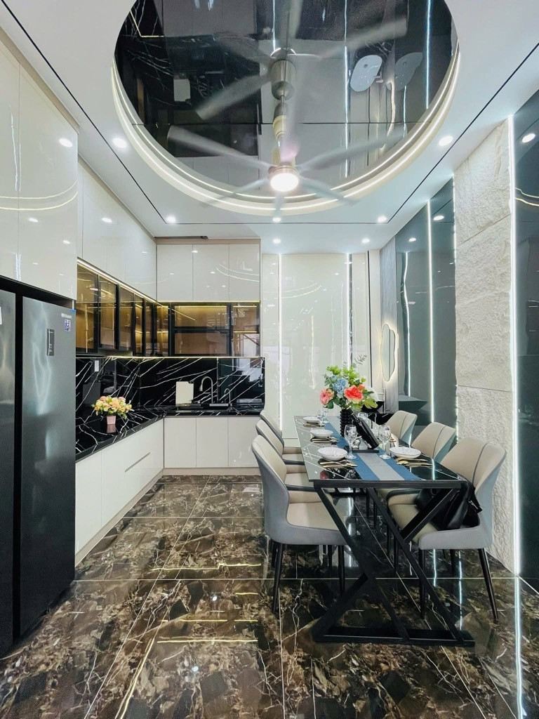 bán nhà Đường Số 44 Gò Vấp diện tích 52m2, 4 tầng BTCT, 4PN 5WC, ô tô vào nhà, full nội thất cao cấp, gần Emart