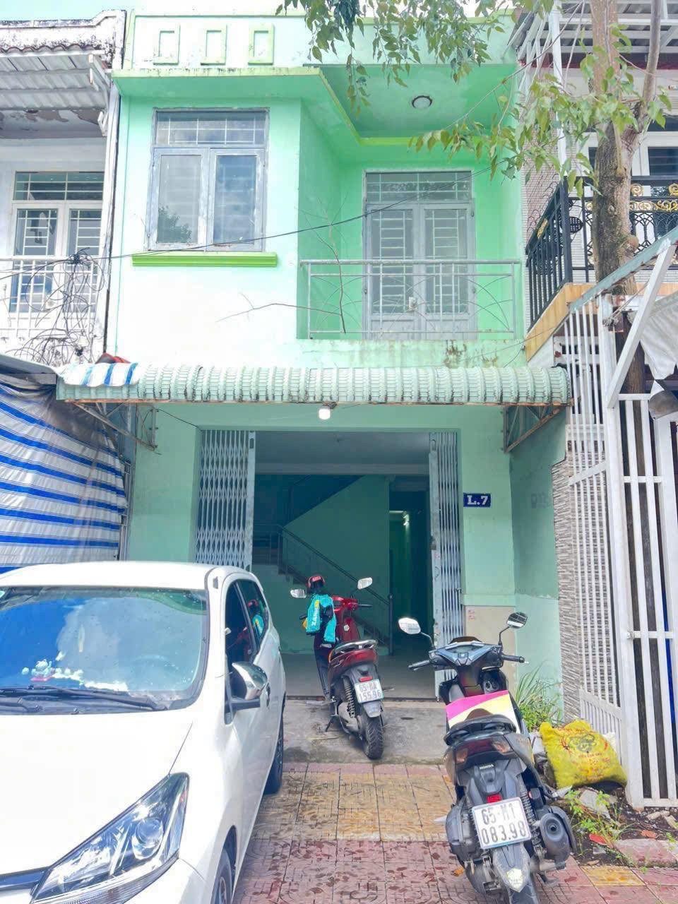 🌽🌽CG : Chênh còn có 20-30tr nữa à khách ơi chốt luôn đi nè
✈️✈️Bán nhà 1 trệt 1 lầu KDC 586