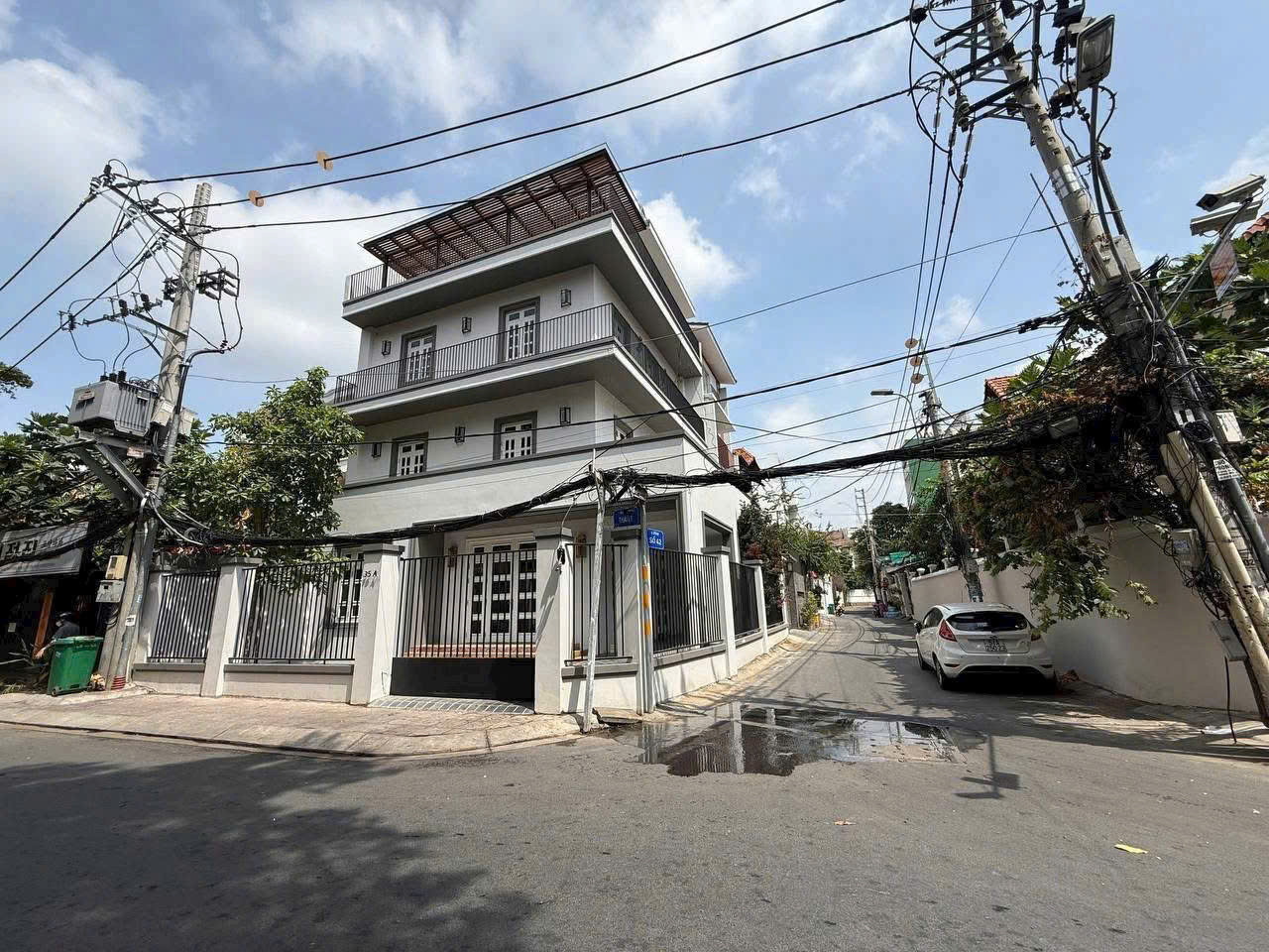 BÁN NHÀ GÓC 2 MẶT TIỀN CỰC ĐẸP – THẢO ĐIỀN, TP. THỦ ĐỨC, Diện tích = 175m²
•