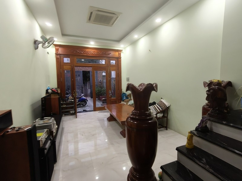 Bán nhà mặt phố Hiệp Bình Chánh, Thủ Đức, 92m2, 7.9 tỷ, 3 tầng
```