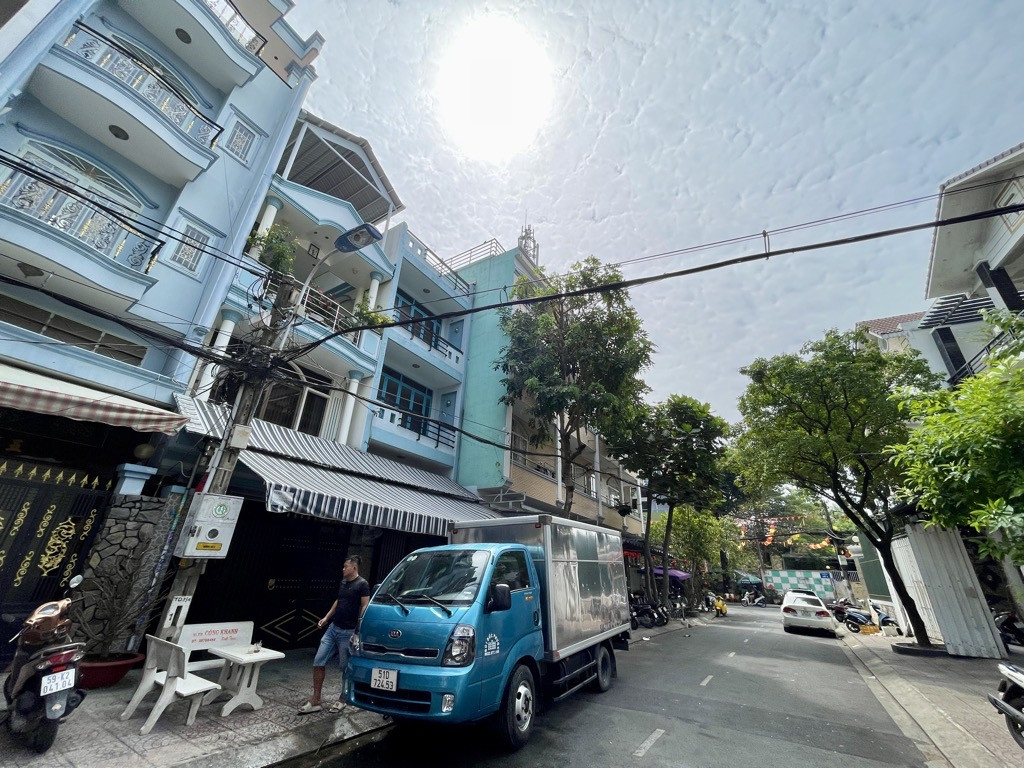 Bán nhà mặt tiền khu Bình Phú - Phường 11 - Quận 6 - 5 tầng - 80m2 - 4x20 - ở và Kinh Doanh - chỉ 11.2 tỷ thương lượng