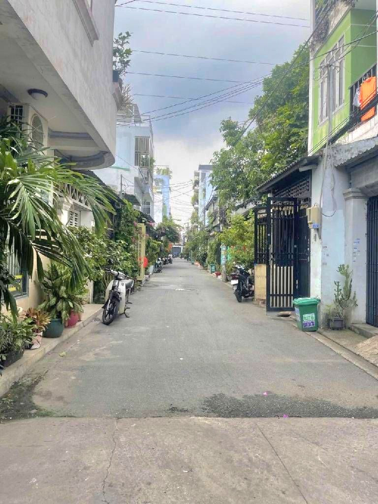 BÁN NHÀ SÁT KÊNH THAM LƯƠN.G - AEO.N MAILL TPHU - HẺM ÔTÔ - ( 4X18M )