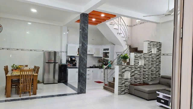 GIÁ MỀM NHẤT QUẬN TÂN PHÚ : 6.5 TỶ -TRỊNH ĐÌNH THẢO - NGANG KHỦNG 6.8M -  60M2 X 2 TẦNG - NỞ HẬU 7.5M - H.CÔNG - ỐP GẠCH FULL TỪ SÀN LÊN TRẦN + FULL SÂN + TẶNG FULL NT🔥-Sổ đẹp 6.8 x 8.5 nở hậu 7.5-2 tầng gồm 3PN 2WC: LH:077 888 5818 CHUYÊN BDS SAI GON