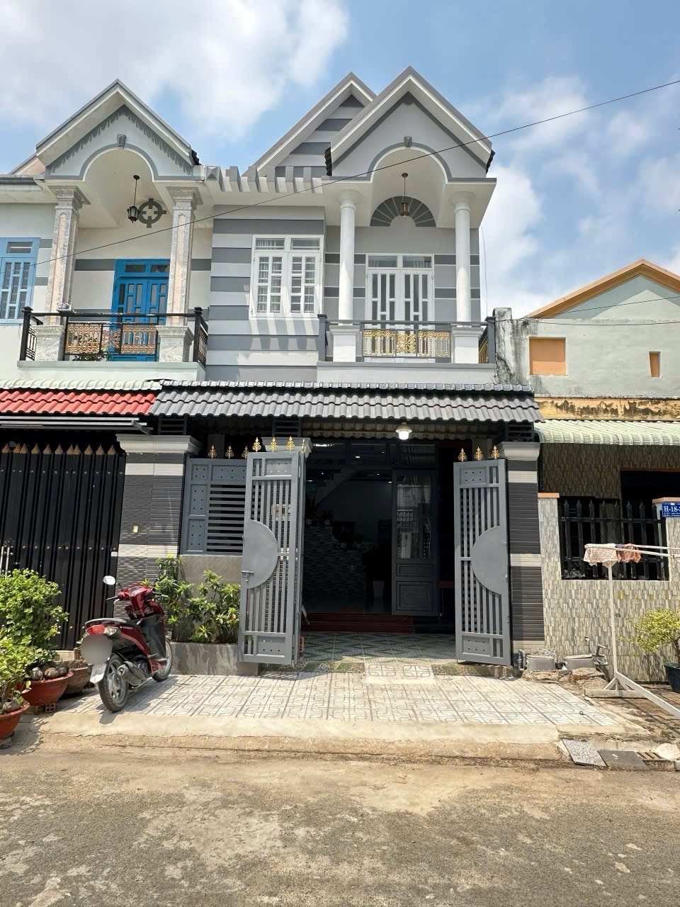 Nhà đẹp giá rẻ, 1T, 1L khu dân cư đông, an ninh tốt
