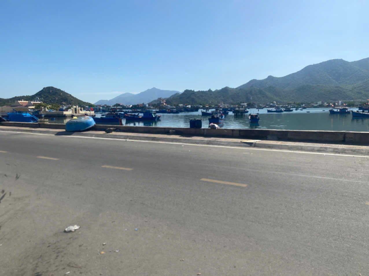 Cần bán nhanh 2 căn nhà nằm gần biển chợ Hải sản đầm nại huyện Khánh Hải Ninh Thuận