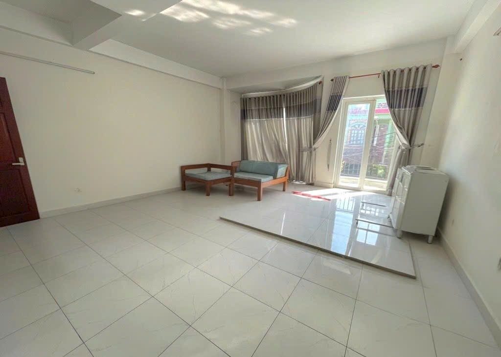 MẶT TIỀ.N NỘ.I BỘ KHU LÊ VĂN QUỚ.I - NGÃ TƯ 4 XÃ - KINH DOAN.H - 6PN - ( 6X19M )