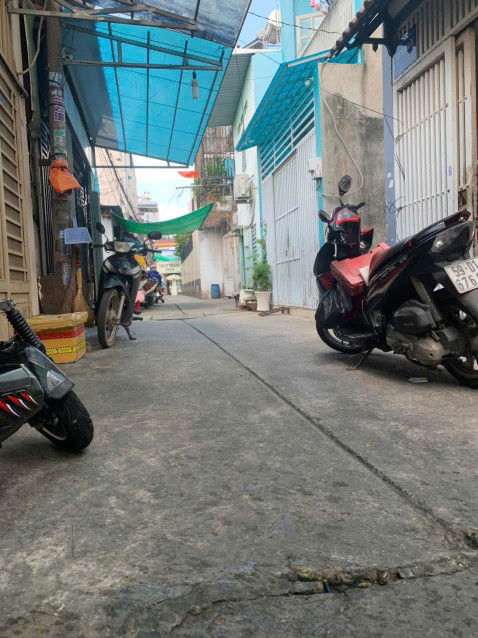 Bán nhà hẻm 101 Đường số 8 BHH, Bình Tân sát AEON Mall giá 2t95 co tl
