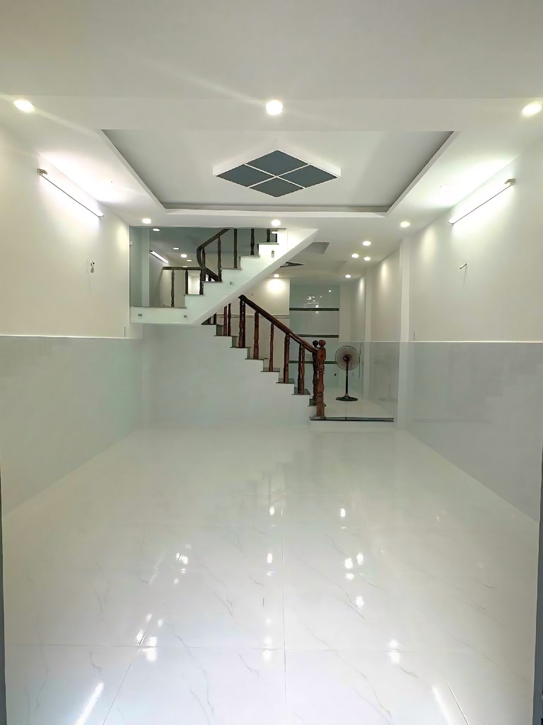 BÁN NHÀ ĐẸP SÁT TÂN KỲ TÂN QUÝ - HẺM ÔTÔ - ( 4X11M )