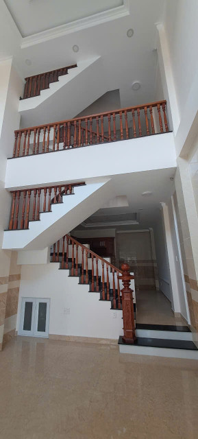 Còn 5 căn nhà phố đẹp mới 100% ngay cạnh chợ Bình Triệu, P. Hiệp Bình Chánh