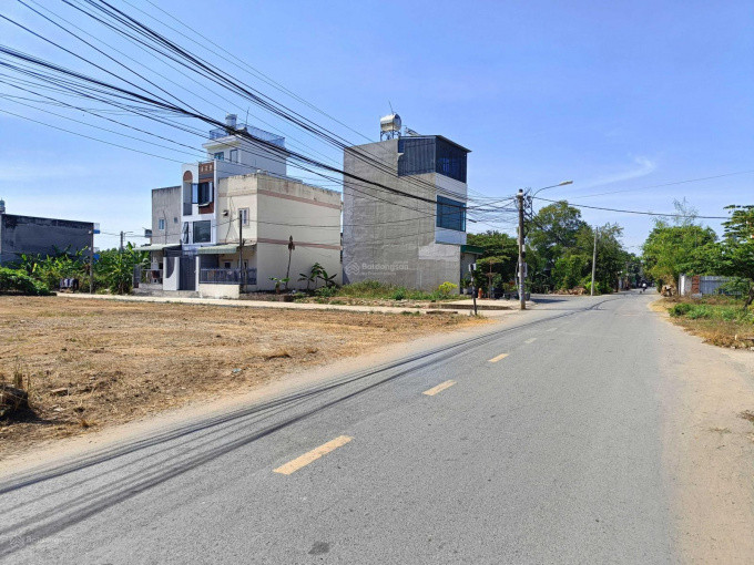 Bán ngộp giá 2,59Tỷ ngay Mặt tiền đường, Long Phước, Quận 9, sổ riêng, gần chợ.