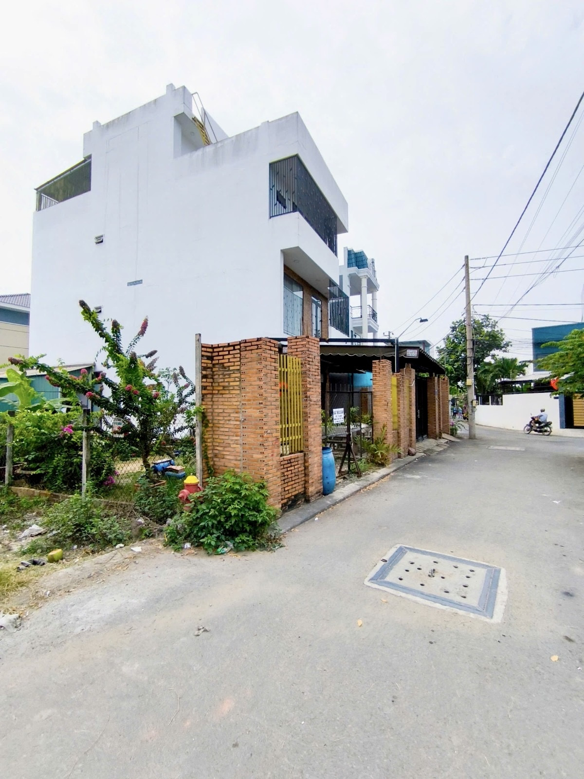 🚗 BÁN LÔ ĐẤT - 116M2(5.3*22), FULL THỔ, CÔNG NHẬN ĐỦ - XD CAO - KHÔNG QH, LG  - HẺM XE HƠI - GẦN UBND, CHỢ - P LONG PHƯỚC.(A)