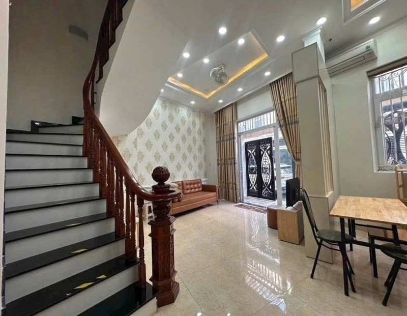 Bán nhà 50m2, 3 tầng, 4PN, 3WC, Trường Thọ, Thủ Đức - 6.8 tỷ