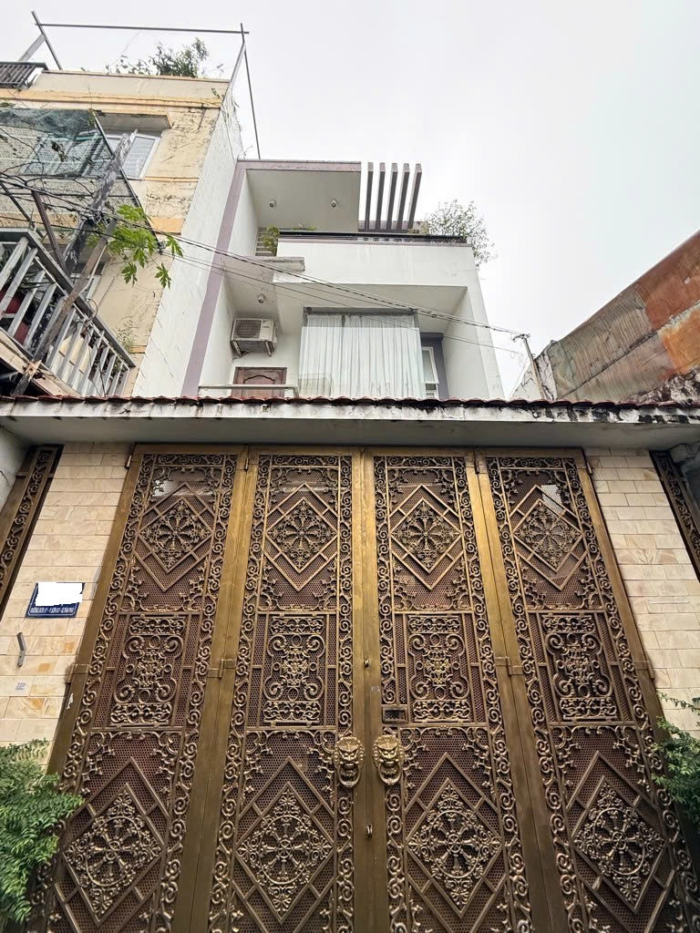 Nhà HXH đường Sơn Kỳ, 81m2, 5x18m, 3 tầng nở hậu, gần Aeon Mall