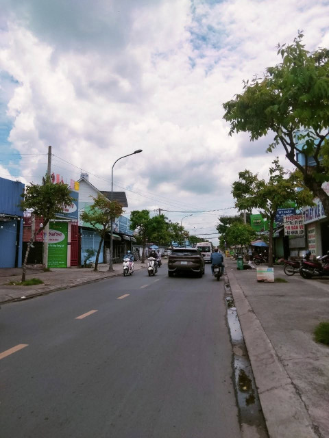 6.8 tỷ, lô đất mặt tiền kinh doanh Song Hành, 160m2