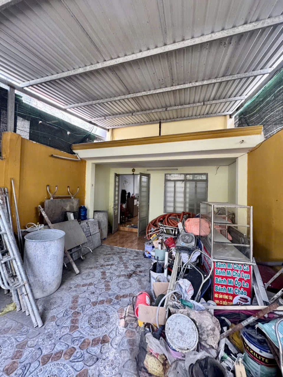 ⭐️⭐️ Nhà Mặt tiền SHR Đ.8m 240m2, Nở hậu – Song Hành Hóc Môn