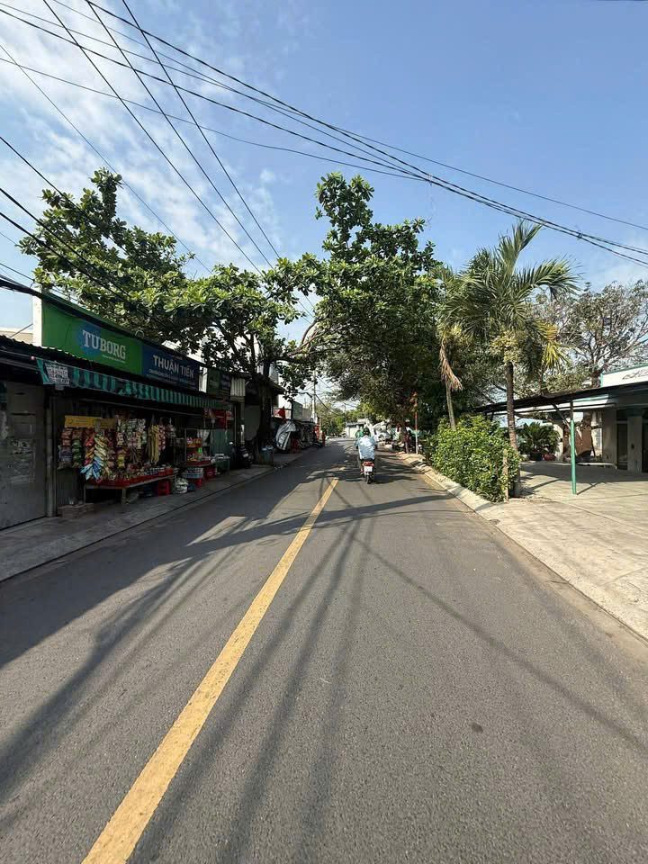 Bán đất 70m² có sẵn 52m² thổ cư ngang 4.5m giá 4.55 tỷ tại Đường Song Hành Xã Hóc Môn