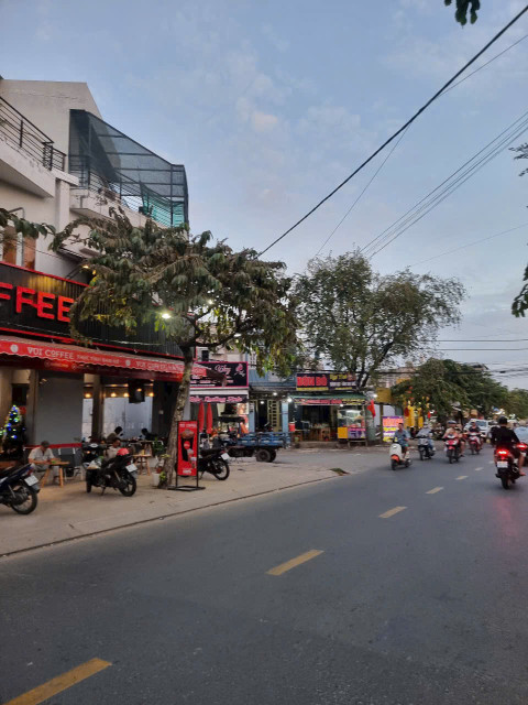 NHÀ MT SONG HÀNH TRUNG CHÁNH, HÓC MÔN – NGANG KHỦNG 10M – ĐANG CHO THUÊ 23TR/THÁNG
