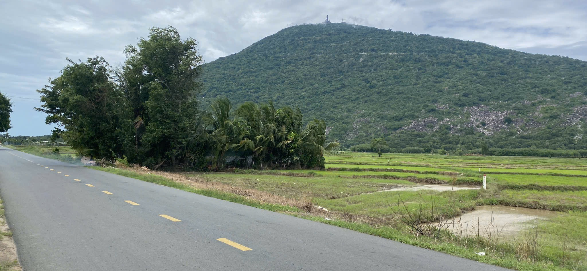 Bán đất vê núi Tây Ninh