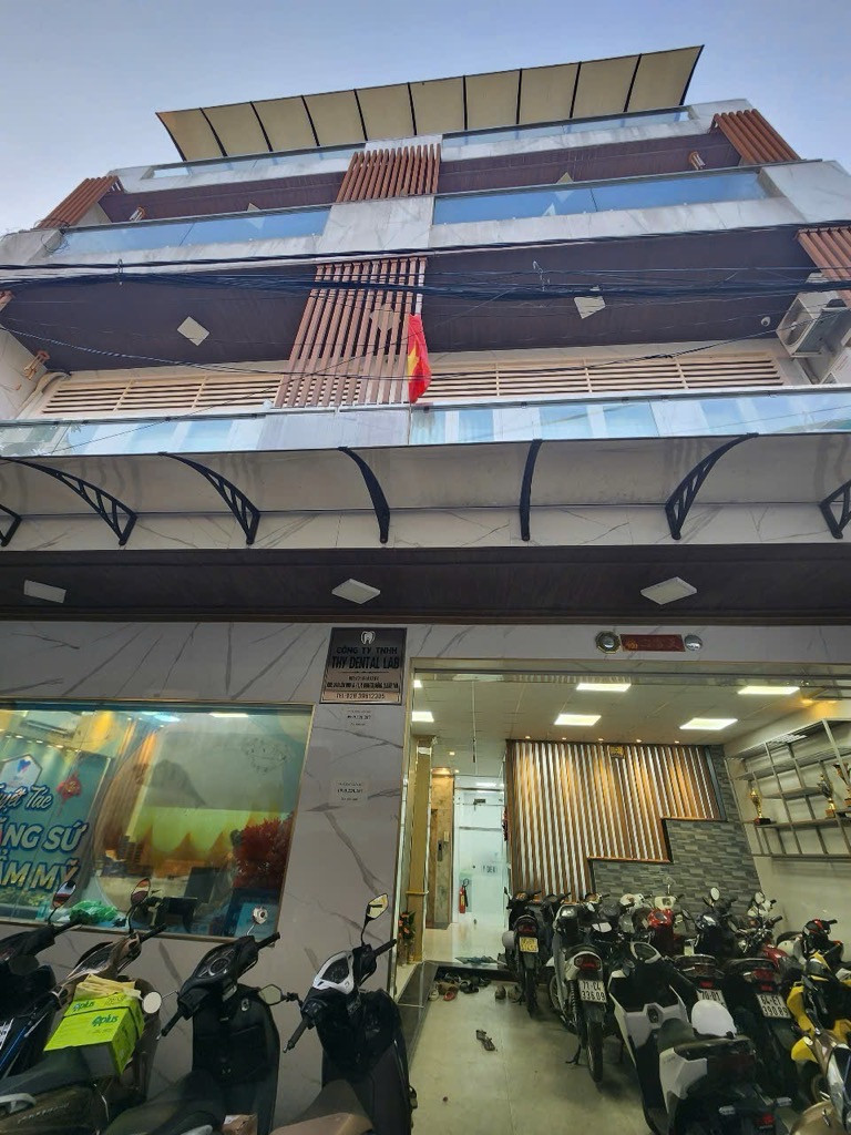 Bán căn hộ dịch vụ Tạ Quang Bửu ngang khủng 9m, dòng tiền 35tr chỉ 11 tỷ nhỉnh