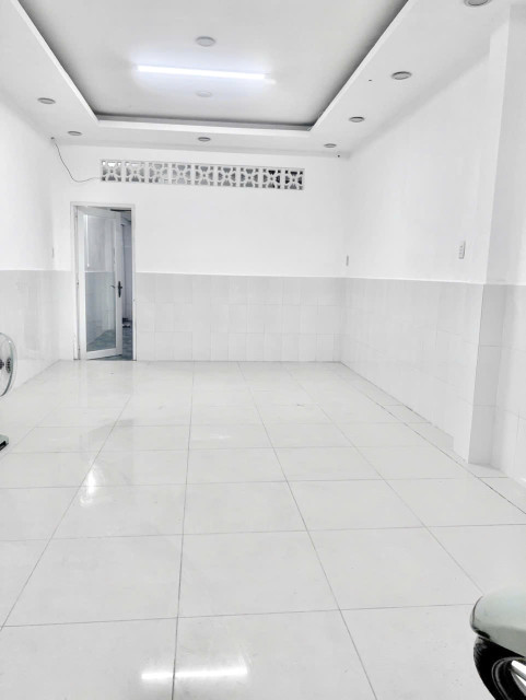 Cho thuê NNC gần MT Tạ Quang Bửu P2Q8. Giá 12,5 triệu