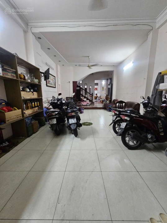 Bán nhà Tạ Quang Bửu, Quận 8, 105m2, 4 tầng, dòng tiền nuôi yến 500 triệu/năm, giá 23 tỷ