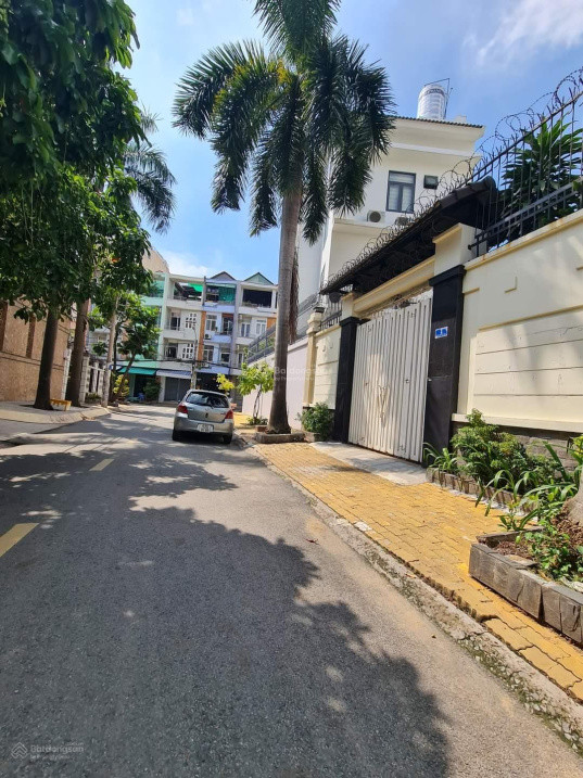 Xe hơi ngủ nhà, view công viên cực phẩm cạnh Tạ Quang Bửu, Q. 8, 214m2, nhỉnh 8 tỷ.Lh: 0939345129