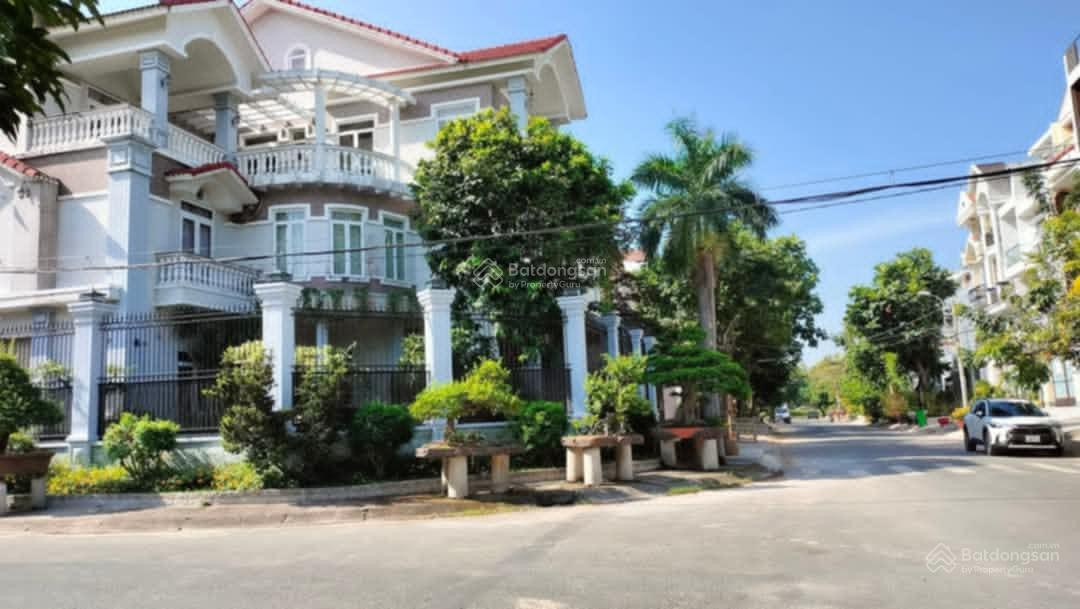 BÁN BIỆT THỰ 3 TẦNG, MẶT TIỀN NB BÌNH HƯNG, SÁT TẠ QUANG BỬU, QUẬN 8, LÔ GÓC 141 m2, 14.2 tỷ.