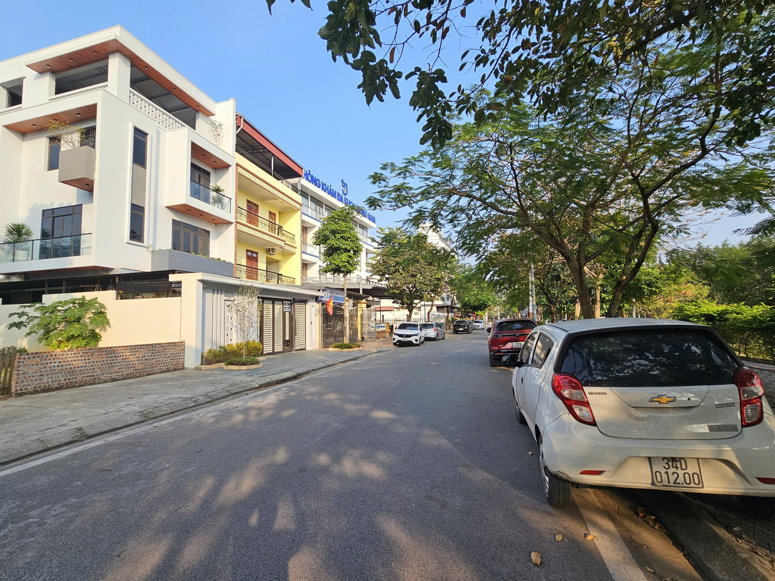 Bán lô đất Biệt Thự Mặt Đường Tạ Quang Bửu  Nhìn Vườn Hoa 
🌍 Diện tích :271 m 
🏠 Mặt tiền 9m