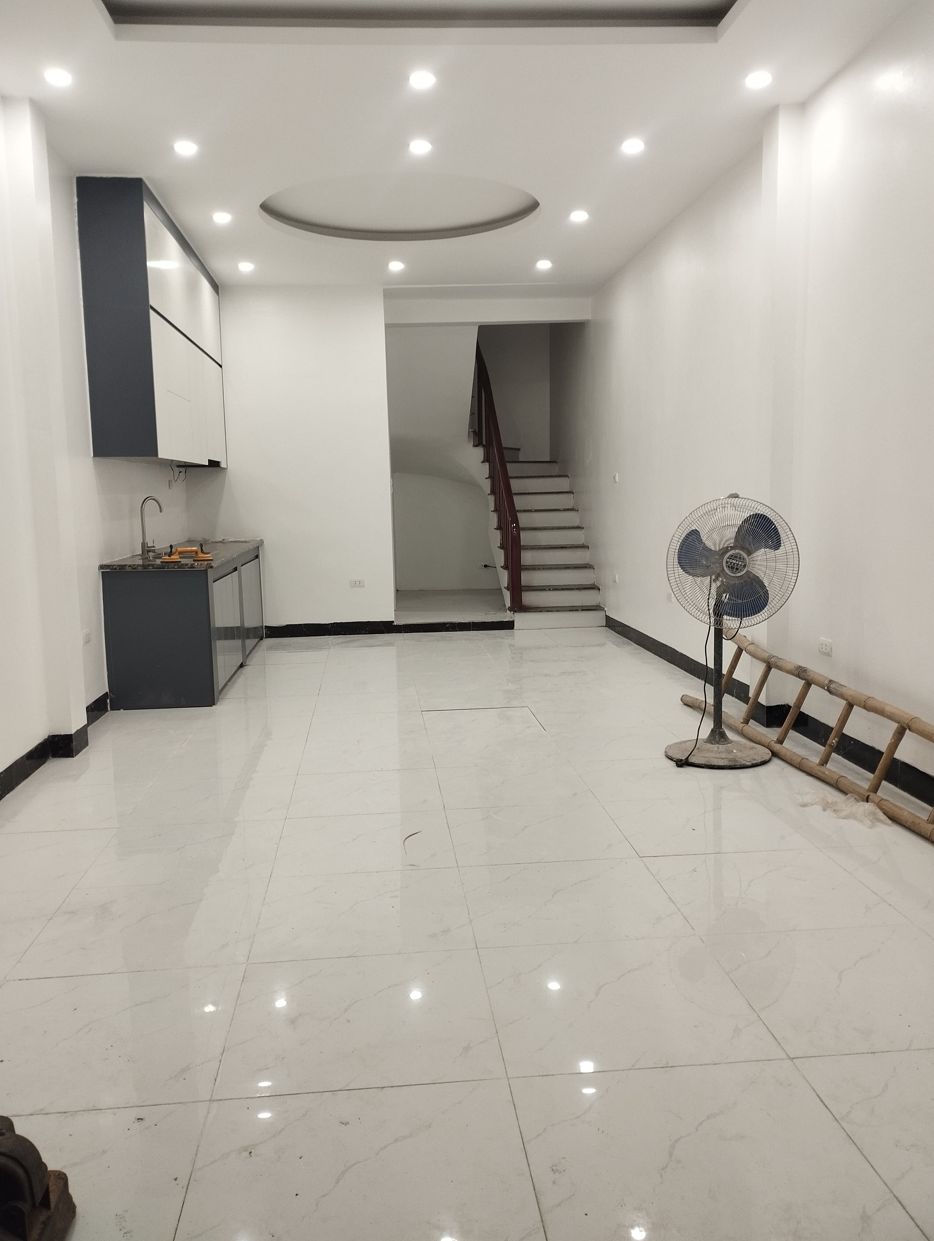 Bán nhà 2 tầng chưa sổ xen kẹt làng tó 43m 1.65 tỷ
