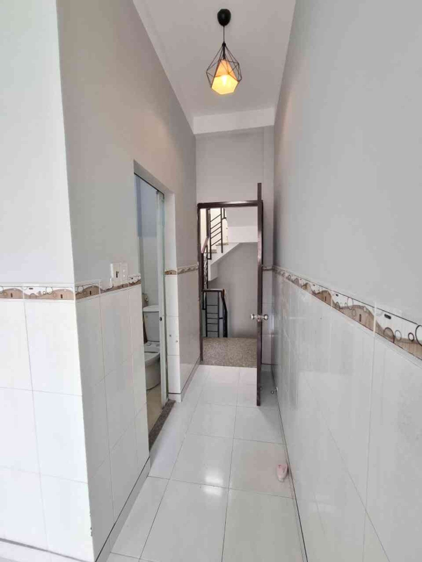 BÁN NHÀ MẶT TIỀN KINH DOANH NGAY TẠ UYÊN. GIÁP HÀ TÔN QUYỀN. 3 THANG 2. NGUYỄN CHÍ THANH. TRUNG TÂM QUẬN 11