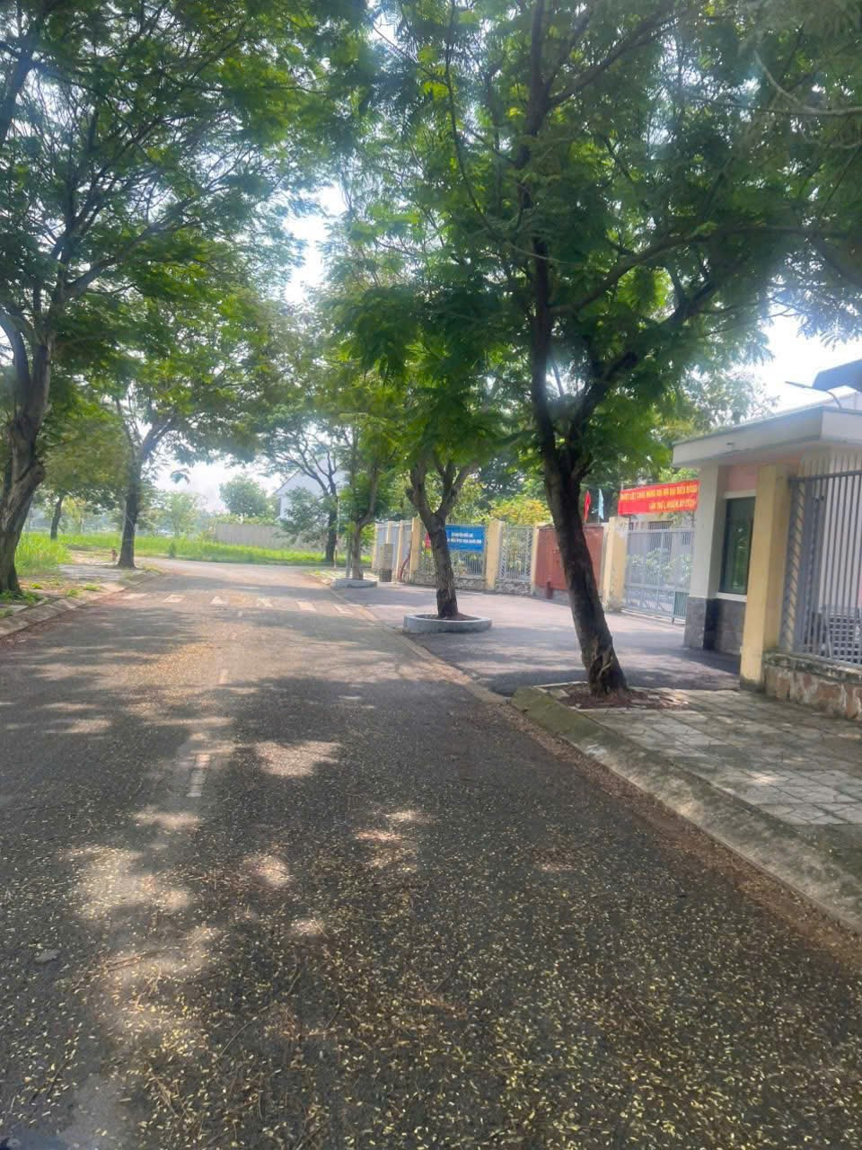 Bán lô đất đường số 6 . Đại học mở Tam Đa . 8 ×19