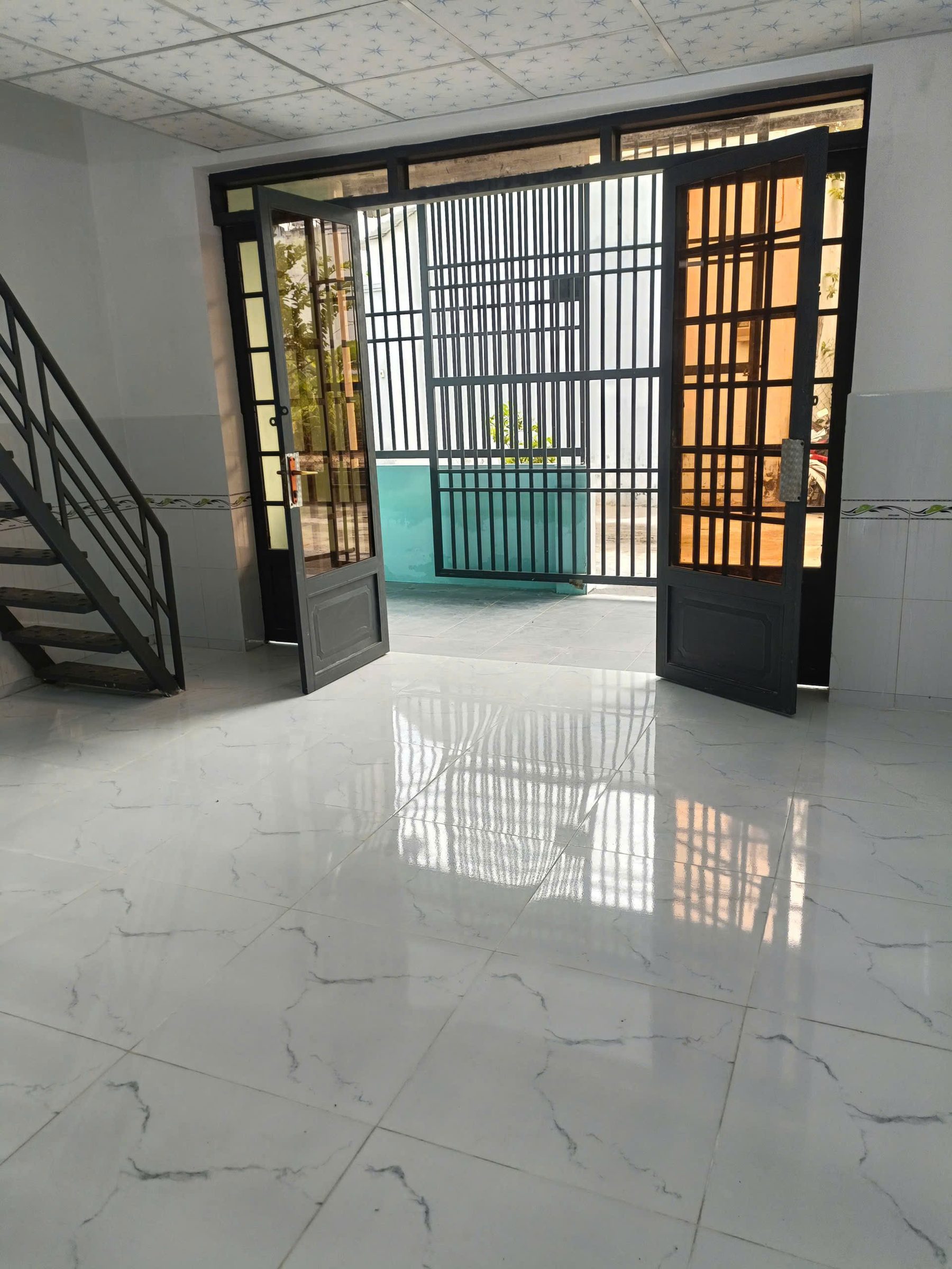 Bán nhà mới đẹp đường xe tải vi vu 
Đường Tam Đa. Nhà vi bằng
