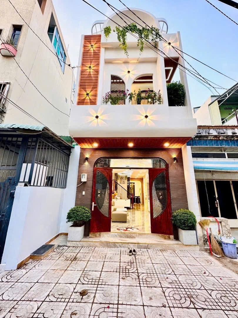 Bán nhà sẵn hợp đồng cho thuê 12tr/tháng đường Tám Danh, Phường 4, Quận 8, 42m2, 3tỷ350tr