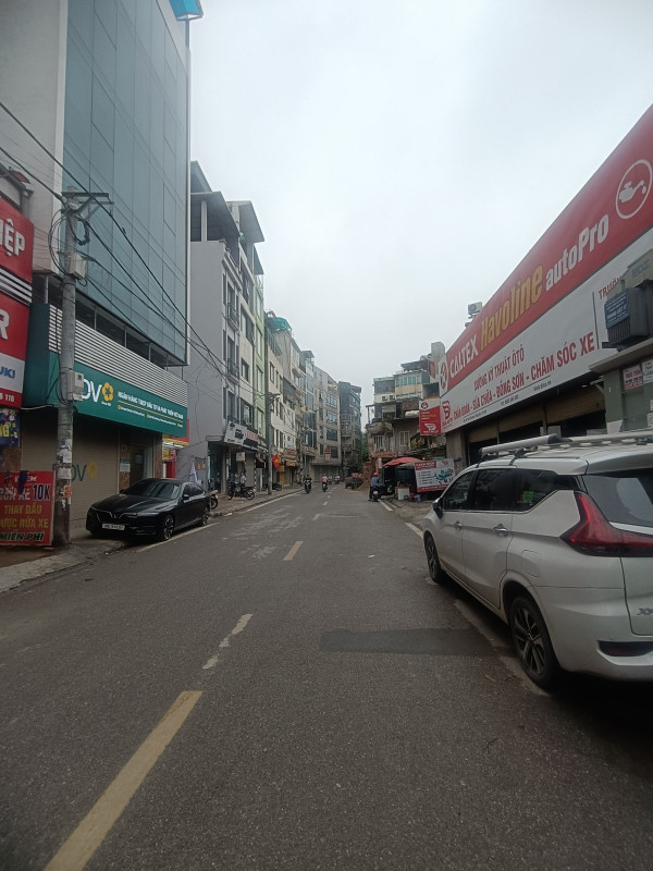 Bán nhà Mặt phố Tam Khương (Đống Đa) 28/36mT2, 5 tầng, mt 4.6m, giá 16.5 tỷ