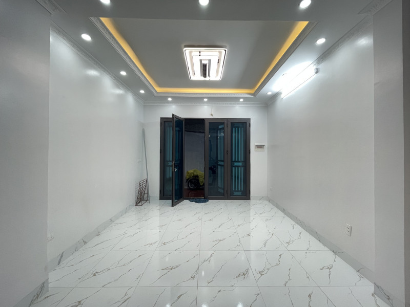 Bán nhà Tam Khương (Đống Đa) 50m, 5 tầng, mt 4.1m, giá 12.8 tỷ