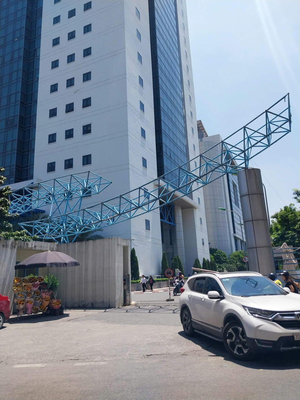 NHÀ ĐẸP -  MẶT PHỐ VỌNG ]  KINH DOANH đắc địa gần ĐH KTQD NEU 38m 5T chỉ 11.32