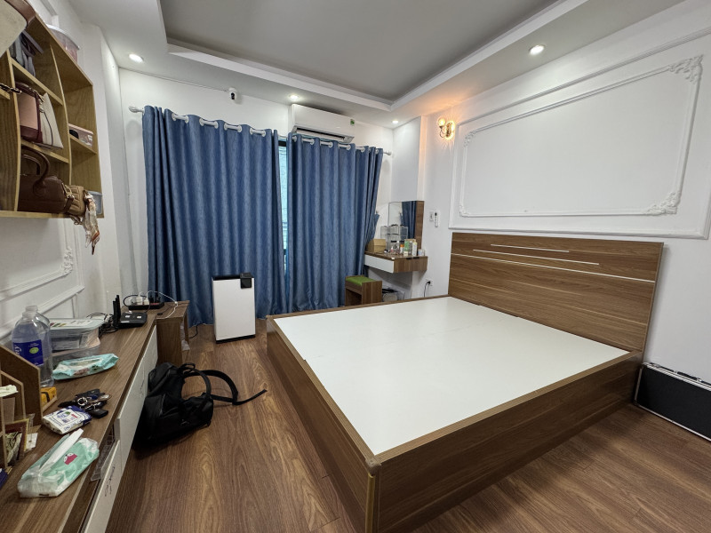 Bán nhà Tam Trinh (Hoàng Mai) 30m, 5 tầng, mt 3.5m, giá 7.85 tỷ