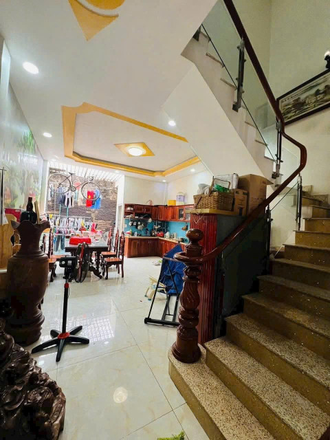 --Bán nhà mặt tiền đường Tân Canh, phường 1, Tân Bình; (4*20) - hơn 16 tỷ