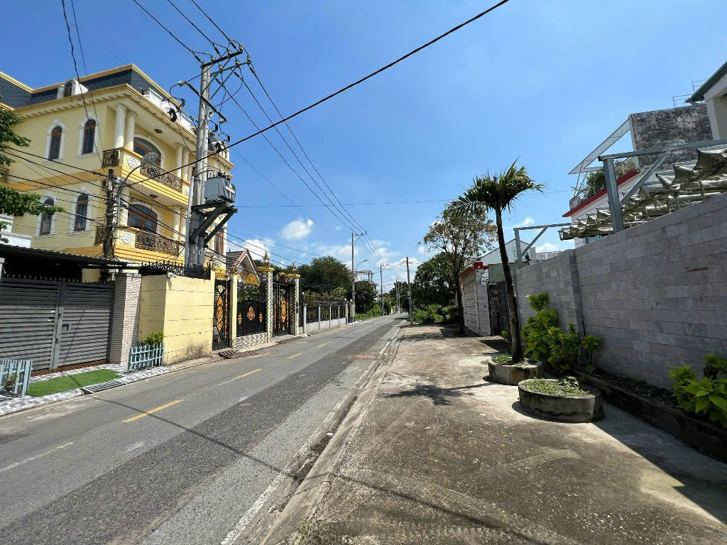 Bán xưởng mặt tiền nhựa đường Tân Hiệp, 900m2 thổ, giá 25 tỷ