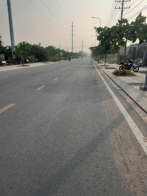 BÁN NHÀ XƯỞNG MẶT TIỀN ĐƯỜNG TÂN HIỆP 9, XÃ TÂN HIỆP, HÓC MÔN