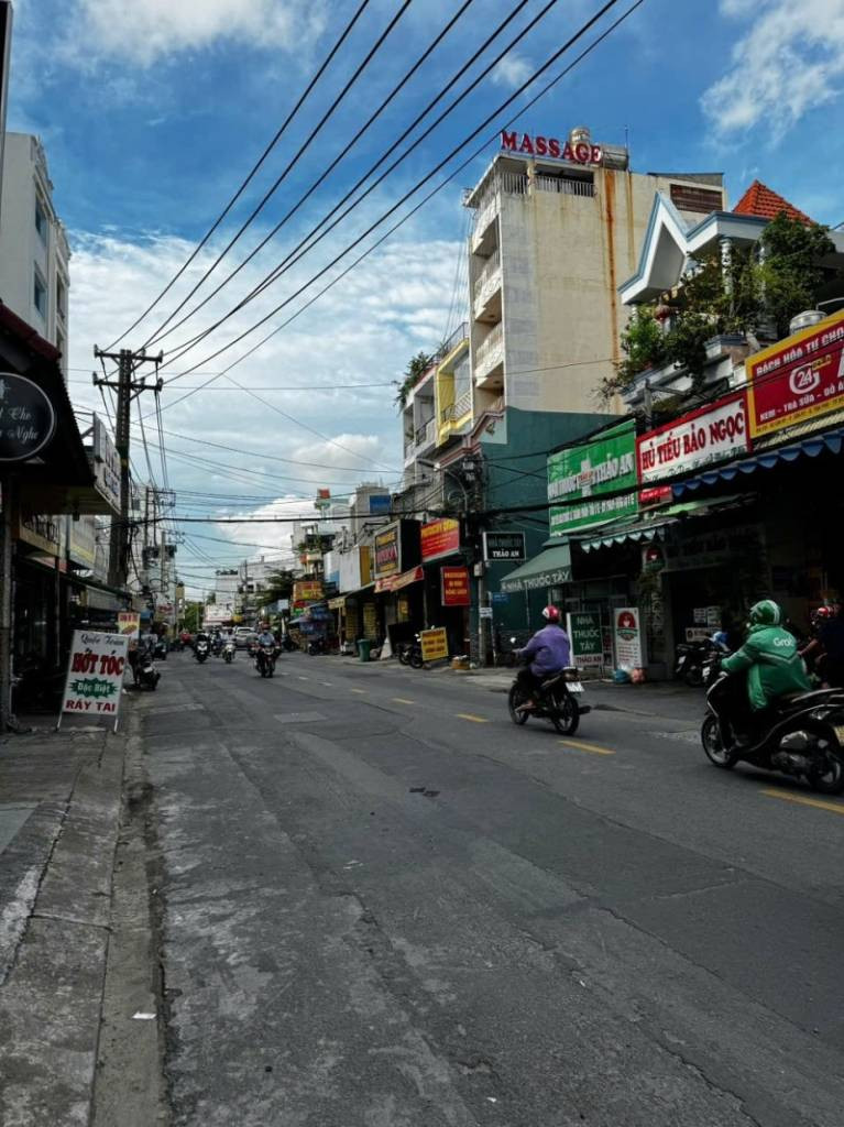 Bán nhà mặt tiền Tân Phú 72m² – Đang cho thuê giá cao – Kinh doanh sầm uất – Chỉ 9 tỷ TL
