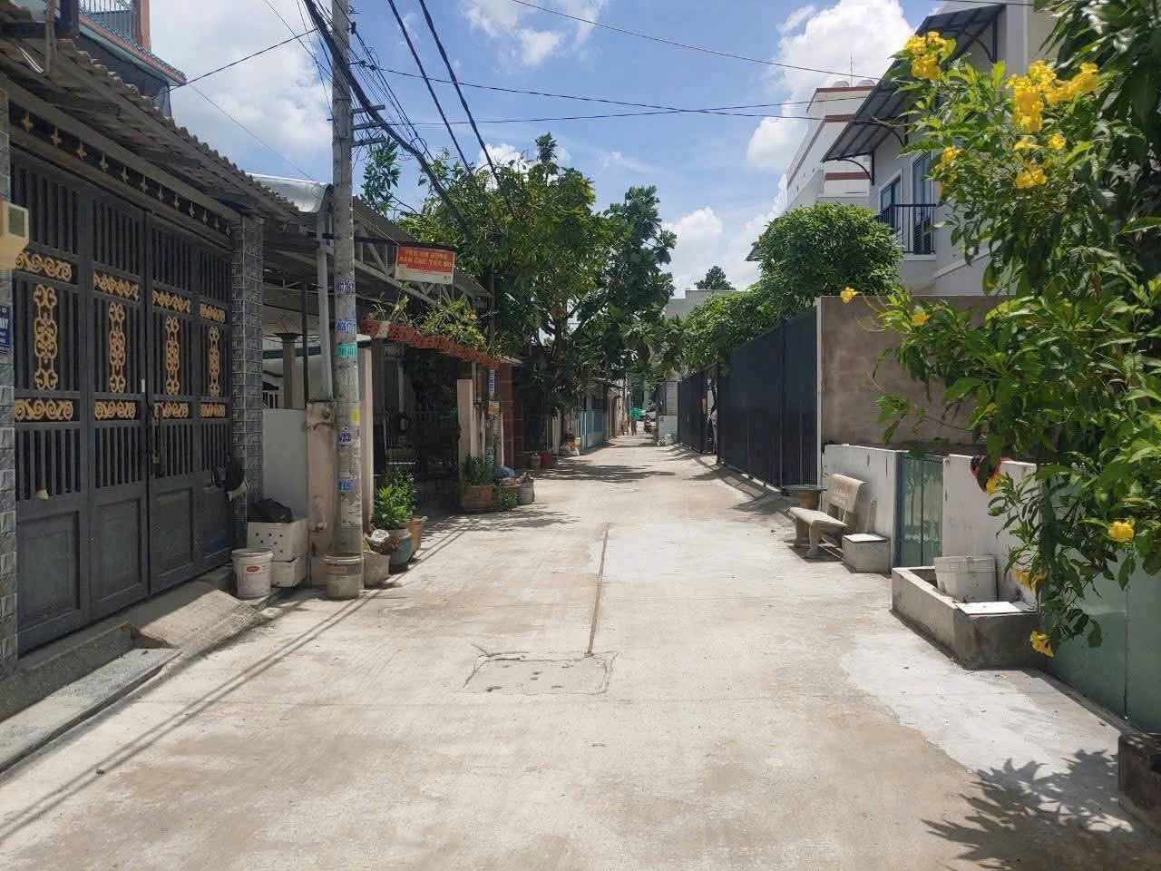 nền đất thổ cư hẻm đường Tân Liêm đối diện KDC Khang Điền.