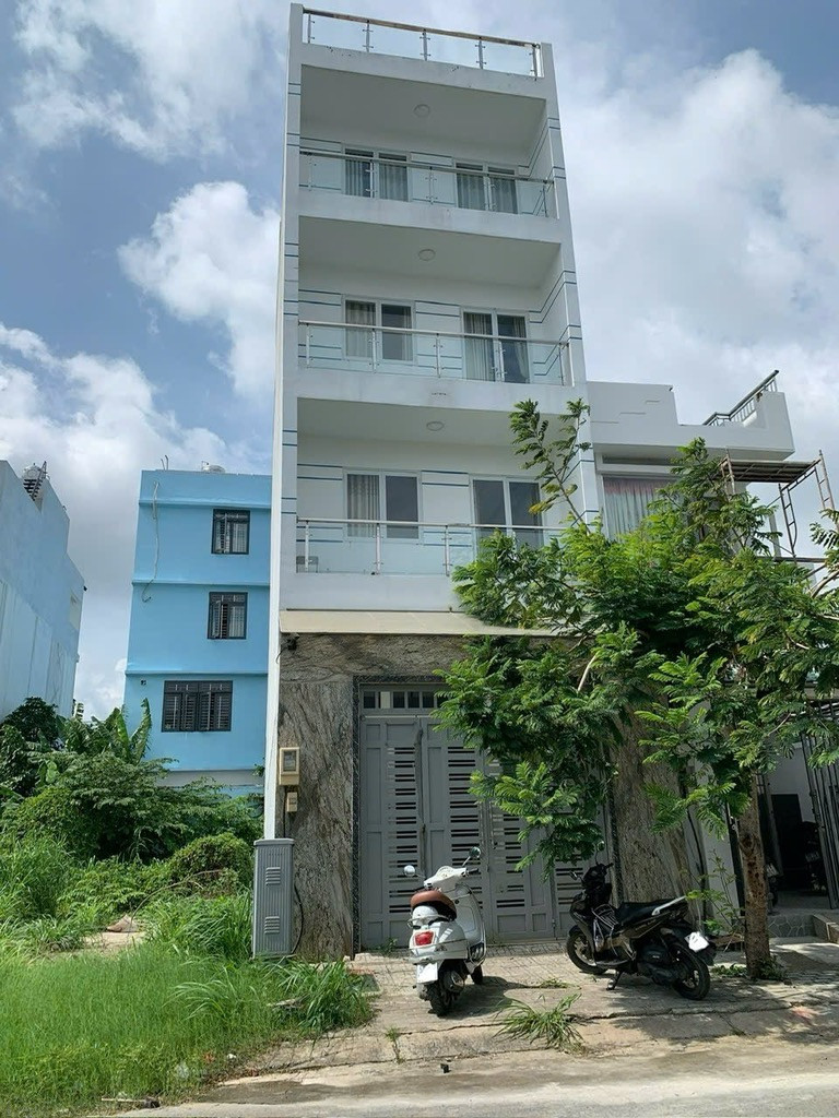 BÁN SIÊU PHẨM 5 TẦNG – KDC PHONG PHÚ CẠNH Q.8 – DT KHỦNG 100M2 – CHỈ NHỈNH 8 TỶ. DÒNG TIỀN 16TR/TH