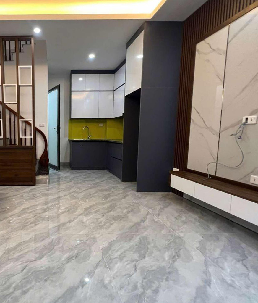 NHÀ TÂN MAI 30M2 X 3T , Ô TÔ ĐỖ CỔNG, FULL NỘI THẤT